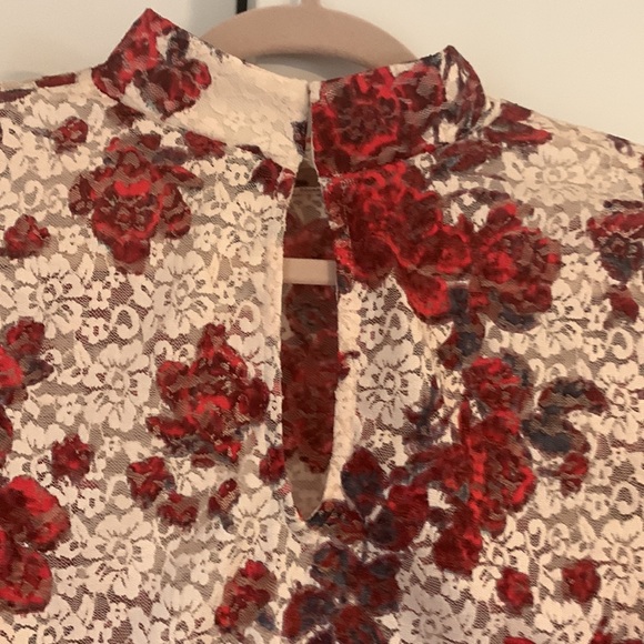 Zara floral lace long sleeve top - Picture 3 of 7
